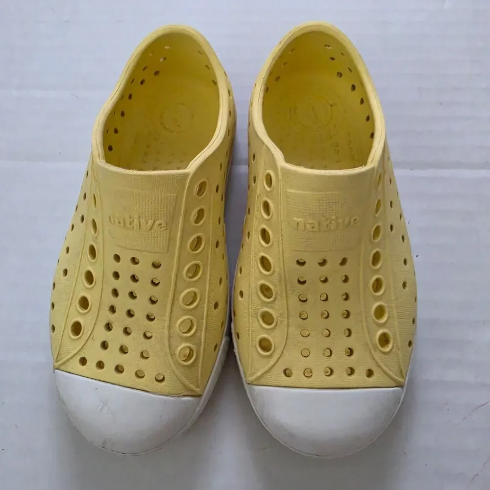 Native Jefferson Slip On Kids Water Shoes Yellow Size C8 Lightweight Comfortabl
